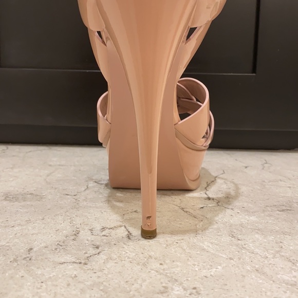 SAINT LAURENT Patent Tribute 75 Platform Sandals - Picture 7 of 16